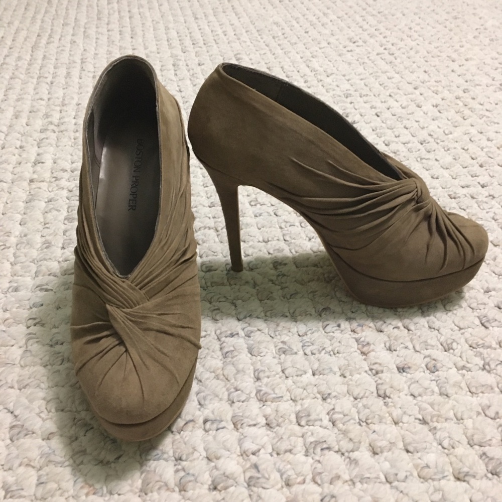 Tan suede heels